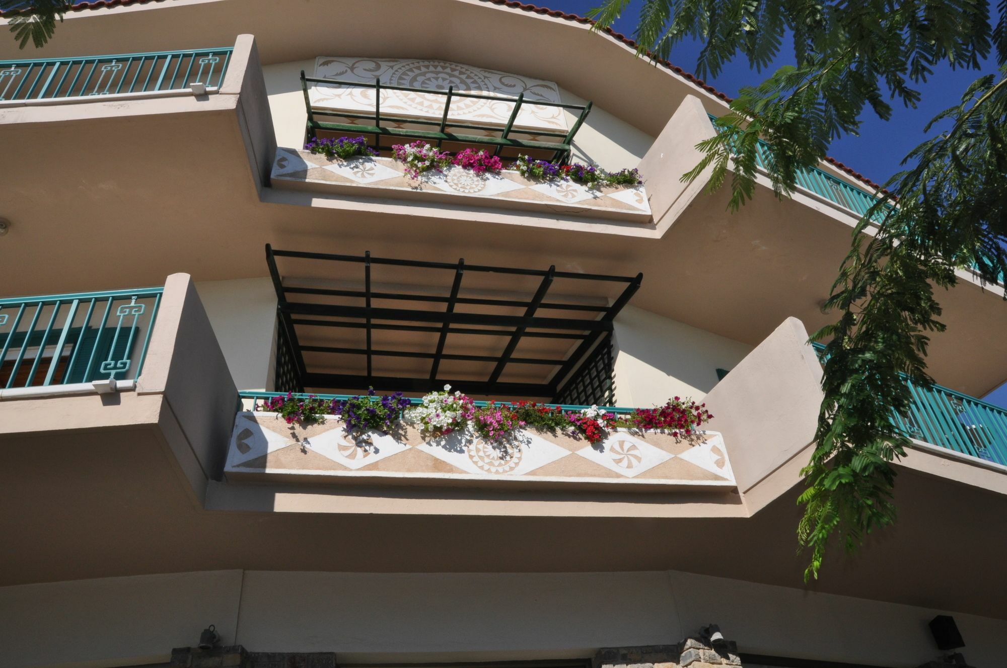 Kyveli Hotel Apartments Vrontados Exterior photo